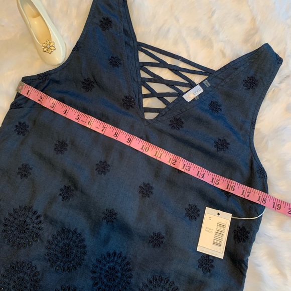 ECRU BARDOT Beautiful Blue Eyelet embroidered lined Tank in a size Small… - Picture 12 of 15